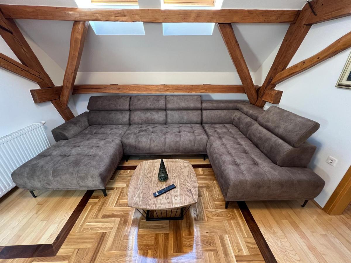 La Luna Rustic Deluxe Apartment With Free Jacuzzi, Bikes & Covered Parking Nasice Exterior foto