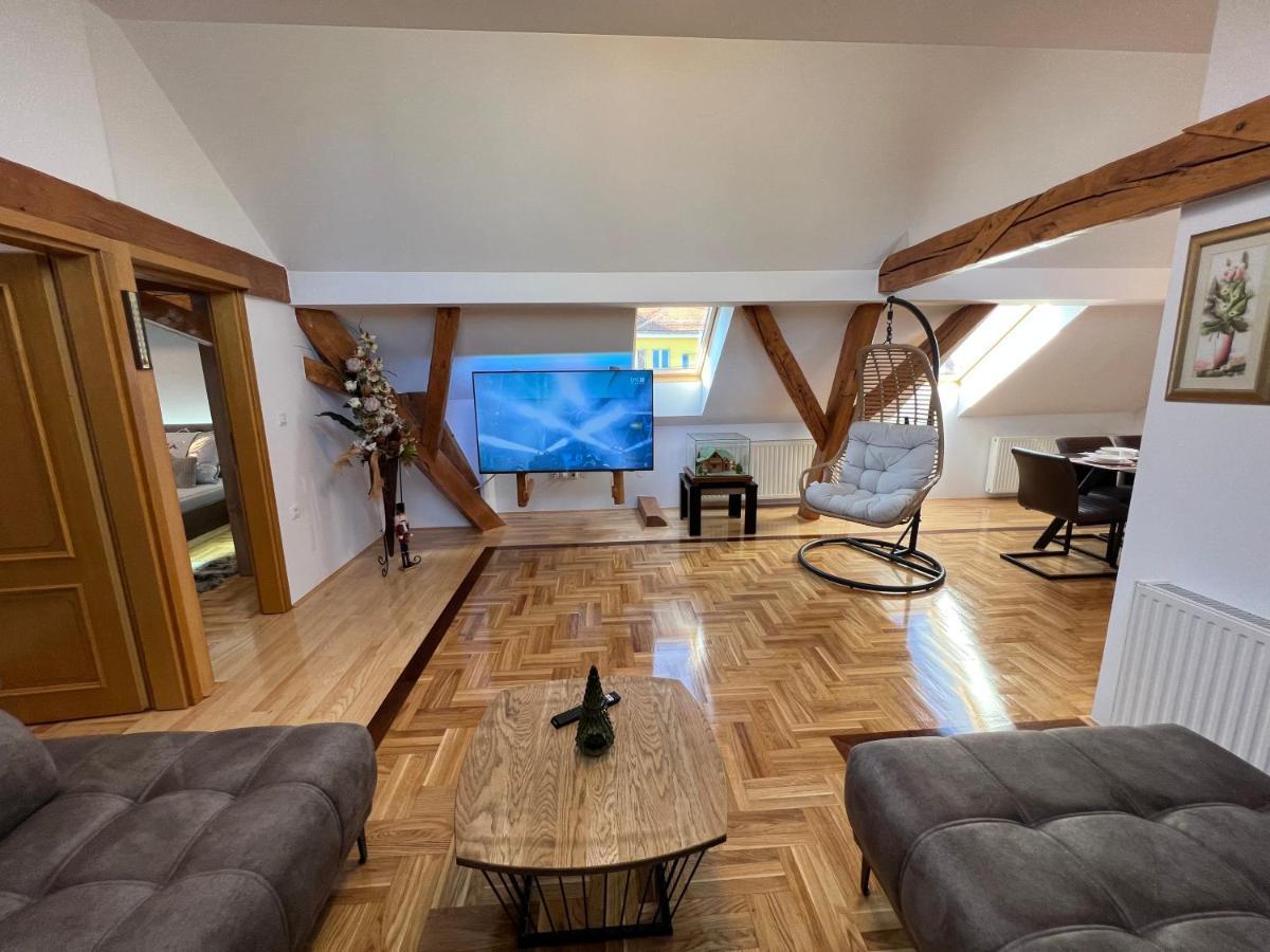 La Luna Rustic Deluxe Apartment With Free Jacuzzi, Bikes & Covered Parking Nasice Exterior foto