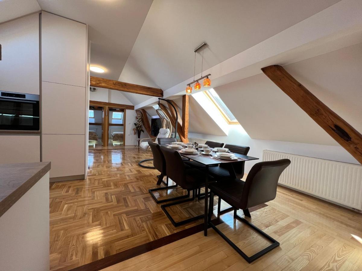 La Luna Rustic Deluxe Apartment With Free Jacuzzi, Bikes & Covered Parking Nasice Exterior foto