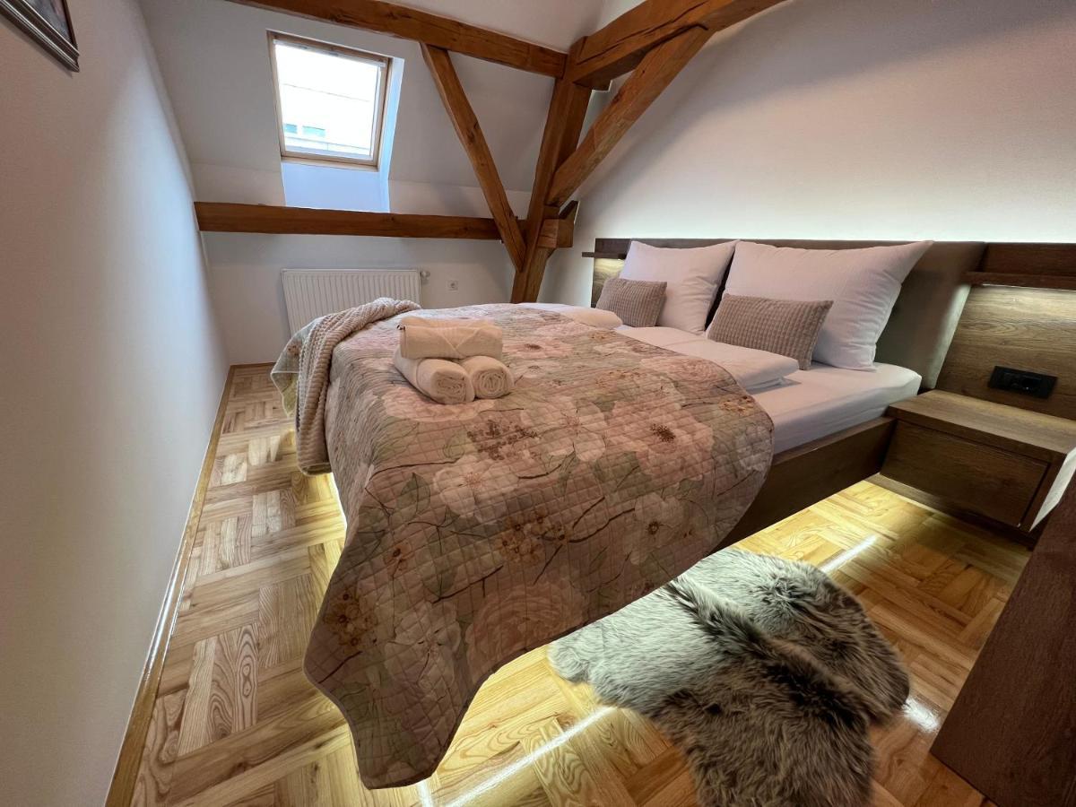 La Luna Rustic Deluxe Apartment With Free Jacuzzi, Bikes & Covered Parking Nasice Exterior foto