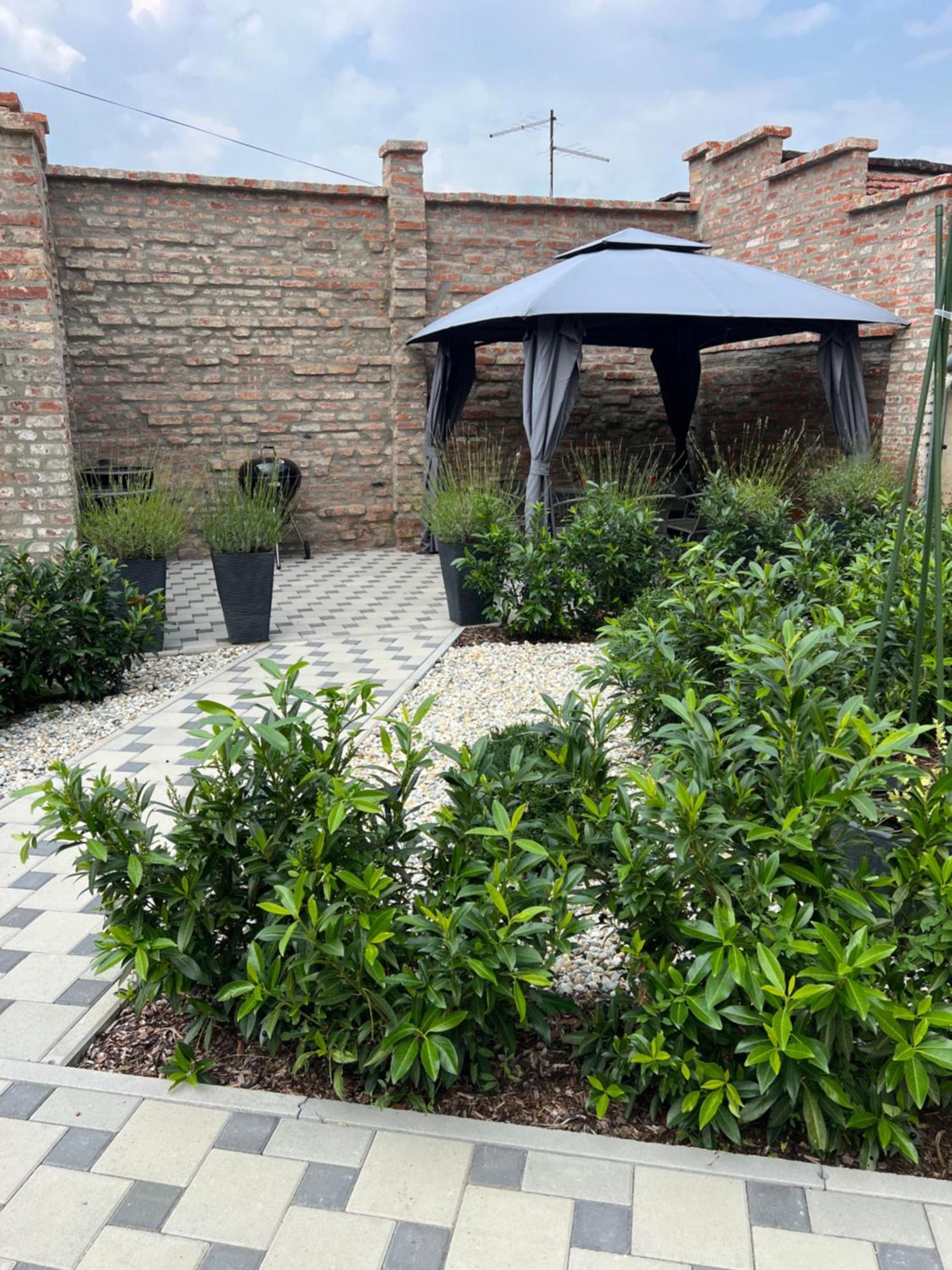 La Luna Rustic Deluxe Apartment With Free Jacuzzi, Bikes & Covered Parking Nasice Exterior foto